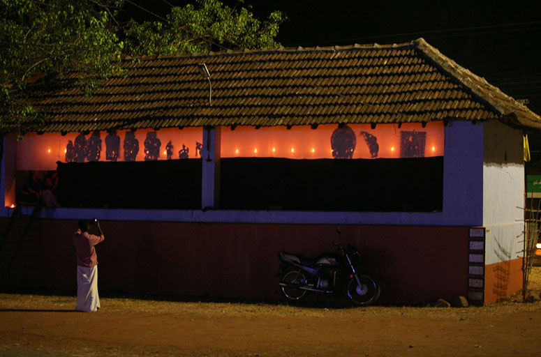 Tholpavakoothu